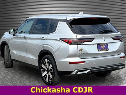 Used 2025 Mitsubishi Outlander SE