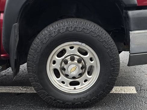 Used 2005 Chevrolet Silverado 2500 LS w/ Heavy-Duty Power Package image 36