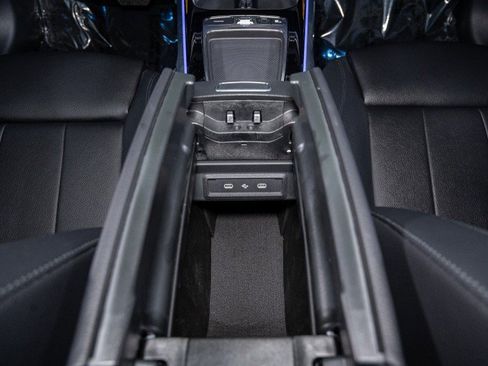 New 2025 Mercedes-Benz GLB 250 image 24