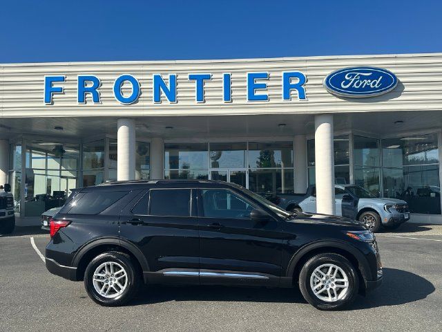 Used 2025 Ford Explorer Active AWD/4WD image 1