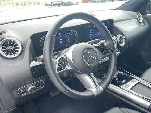 Used 2025 Mercedes-Benz GLA 250 image 8