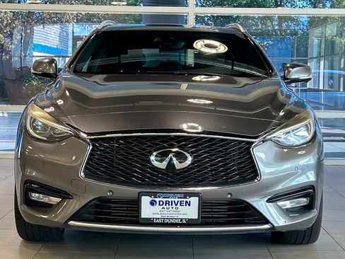 Used 2018 INFINITI QX30 Premium w/ Technology Package image 2