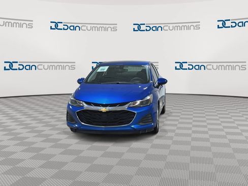 Used 2019 Chevrolet Cruze LT FWD image 3