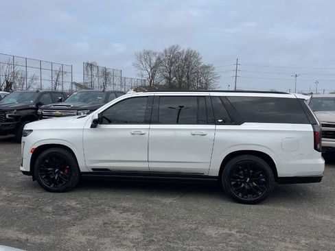 Used 2023 Cadillac Escalade ESV Sport w/ Touring Package image 6