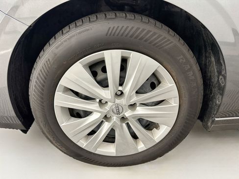Used 2025 Nissan Sentra S FWD image 34