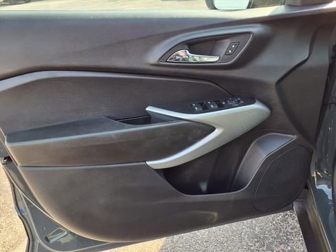 Used 2025 Chevrolet Trax LS w/ LS Convenience Package FWD image 43