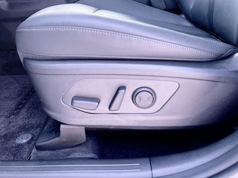 Certified 2025 Kia Sorento EX w/ Panoramic Sunroof Package image 12