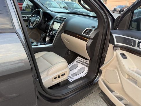 Used 2015 Ford Explorer Limited w/ Equipment Group 301A FWD image 14
