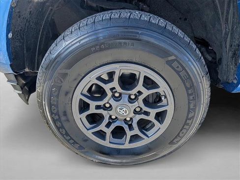 Used 2017 Toyota Tacoma SR5 w/ Tow Package image 23