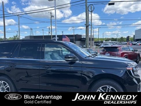 Certified 2025 Ford Expedition Active AWD/4WD image 5