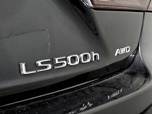 Used 2023 Lexus LS 500h AWD w/ Luxury Package image 35