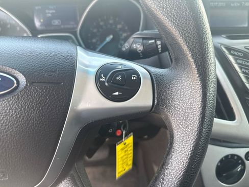 Used 2014 Ford Focus SE FWD image 17