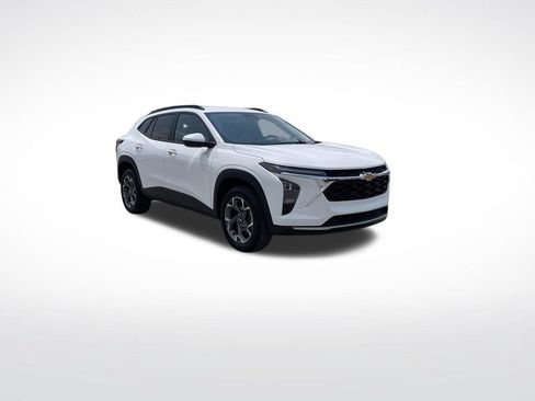 Used 2024 Chevrolet Trax LT w/ Driver Confidence Package FWD image 7