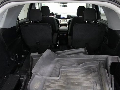 Used 2023 Ford Explorer XLT image 24
