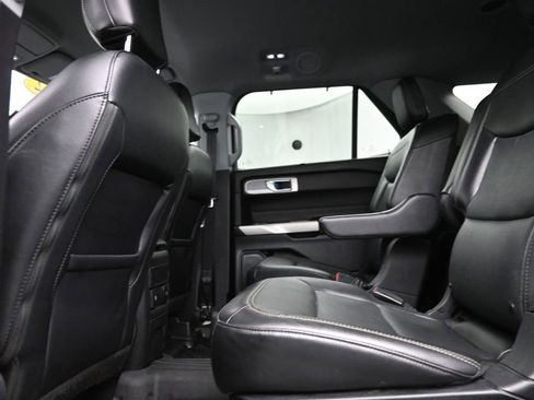 Used 2022 Ford Explorer Limited w/ Equipment Group 301A image 12