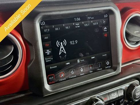 Used 2022 Jeep Gladiator Rubicon w/ Dual Top Group AWD/4WD image 15