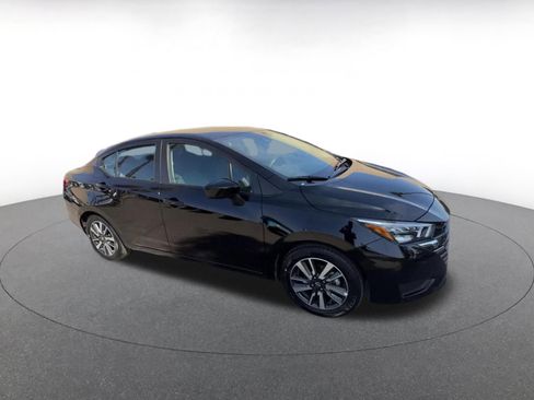 Used 2025 Nissan Versa SV FWD image 2