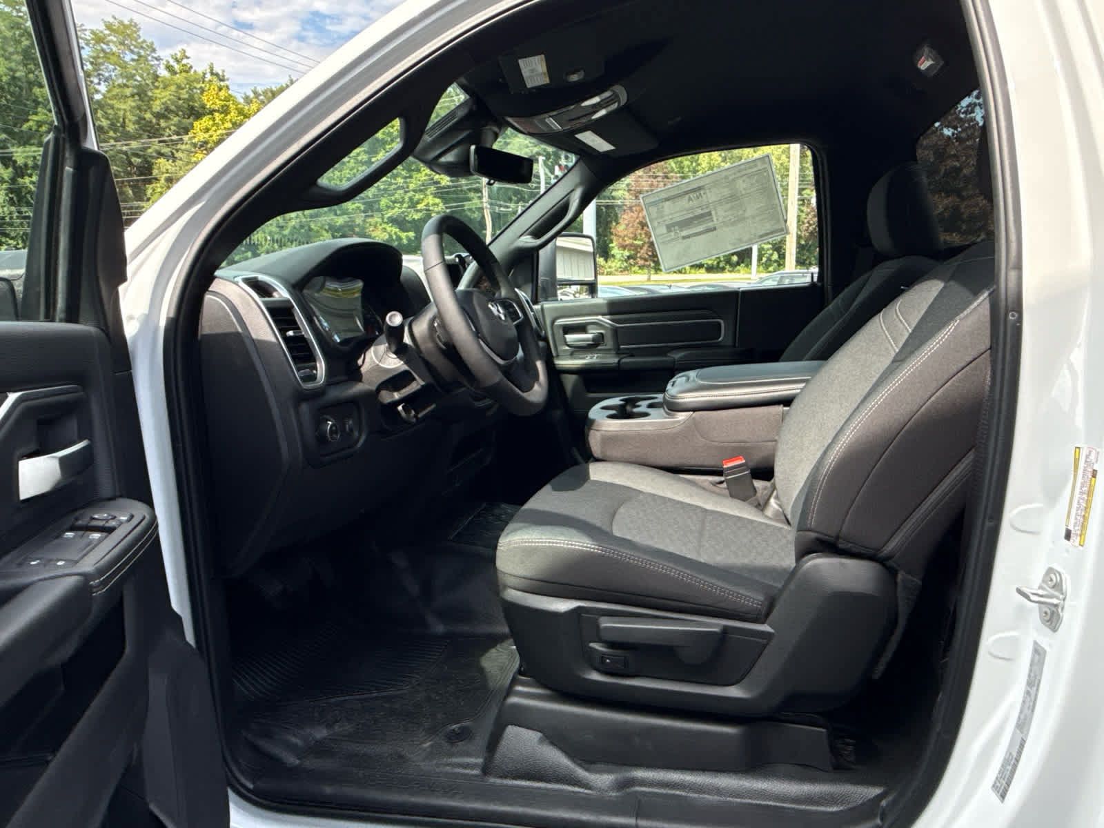 New 2026 RAM 5500 4x4 Regular Cab image 17