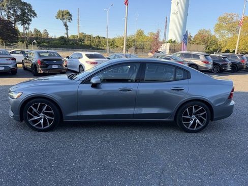 Used 2020 Volvo S60 T5 Momentum w/ Protection Package Premier image 10