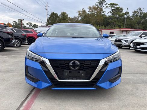 Used 2023 Nissan Sentra SV image 3