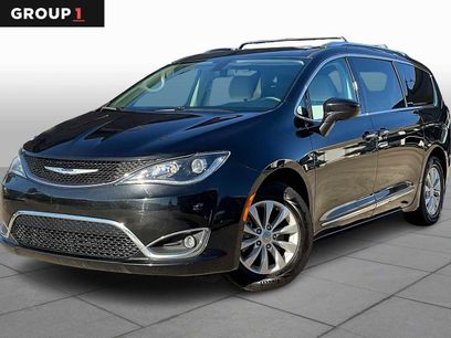 Used 2018 Chrysler Pacifica Touring-L