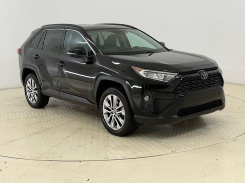 Used 2021 Toyota RAV4 XLE Premium FWD image 7