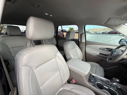 Used 2018 Chevrolet Traverse LT image 15