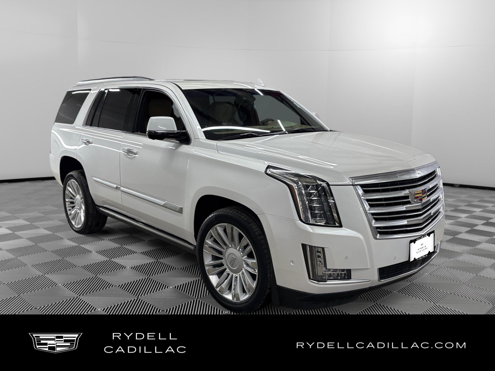 Used 2018 Cadillac Escalade Platinum AWD/4WD image 7