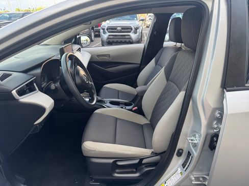 Used 2025 Toyota Corolla LE FWD image 14