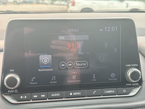 Certified 2026 Nissan Rogue SV AWD/4WD image 18
