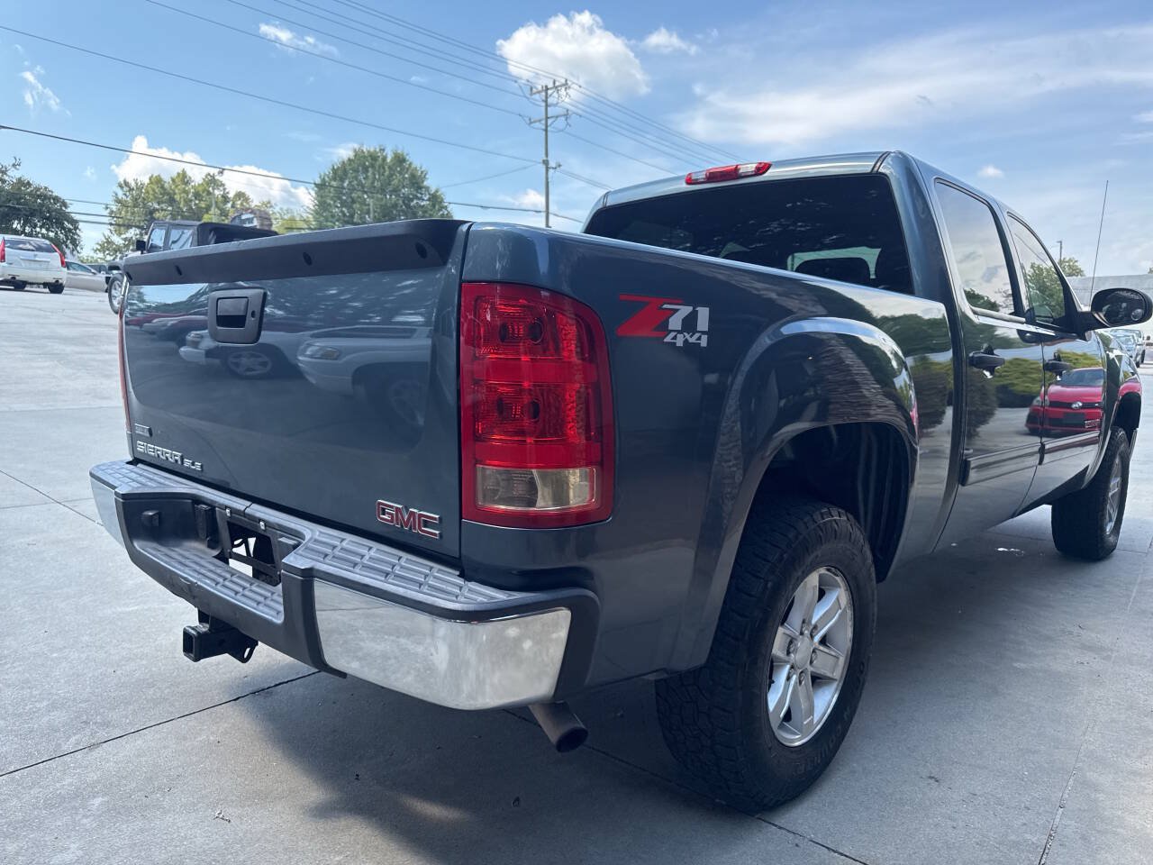 Used 2011 GMC Sierra 1500 SLE w/ Power Tech Package AWD/4WD image 3
