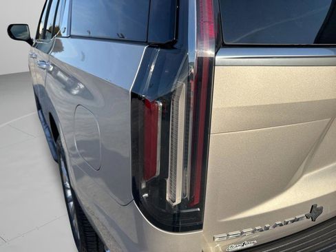 Used 2021 Cadillac Escalade Premium Luxury AWD/4WD image 40