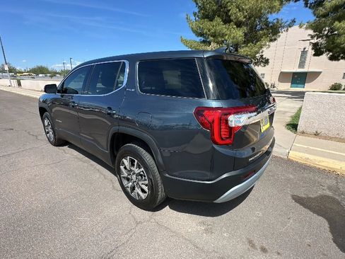 Used 2020 GMC Acadia SLE FWD image 2