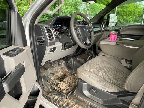 Used 2017 Ford F250 XLT AWD/4WD image 5