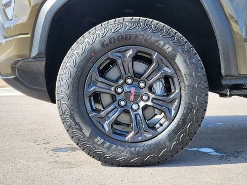New 2025 GMC Canyon Elevation w/ Convenience Package image 9