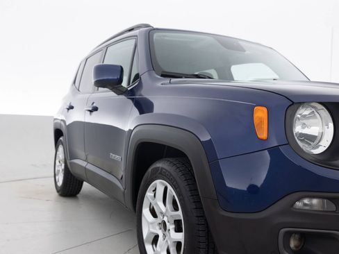Used 2016 Jeep Renegade Latitude FWD image 11