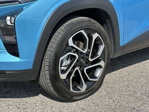 Used 2025 Chevrolet Trax RS image 30