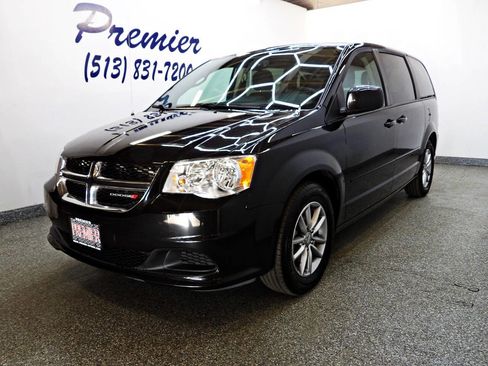 Used 2016 Dodge Grand Caravan SE image 1