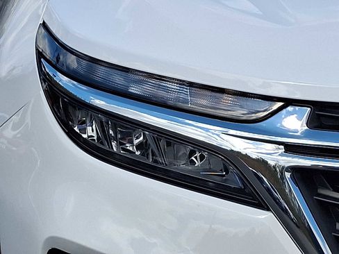 Used 2023 Chevrolet Equinox LS image 9