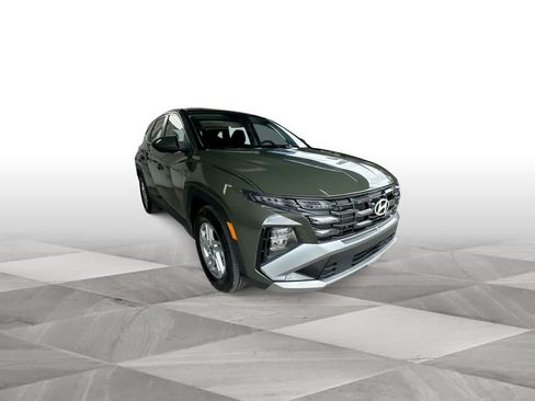 Used 2026 Hyundai Tucson SE FWD image 2