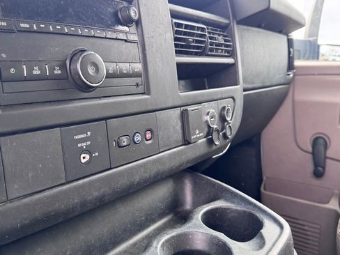 Used 2016 Chevrolet Express 3500 image 10