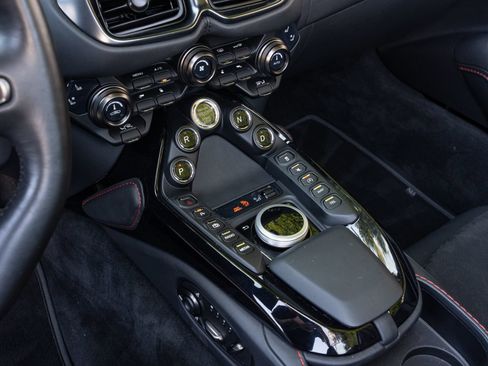 Used 2023 Aston Martin V8 Vantage Roadster RWD image 33