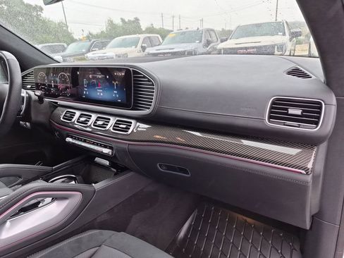 Used 2024 Mercedes-Benz GLS 63 AMG 4MATIC image 40