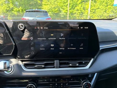 Used 2025 Chevrolet Equinox LT AWD/4WD image 16