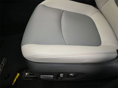 Used 2024 Toyota RAV4 Limited image 12