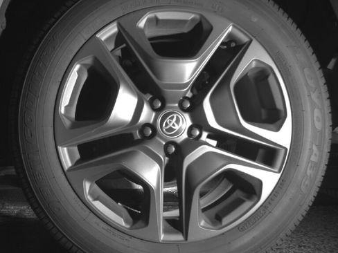Used 2024 Toyota RAV4 Adventure AWD/4WD image 13