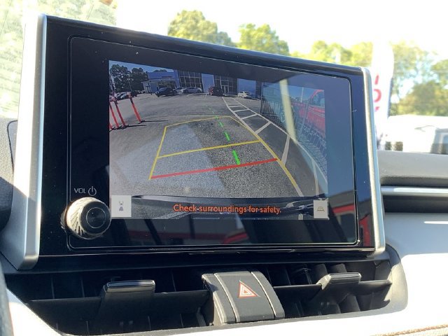 Used 2025 Toyota RAV4 XLE FWD image 22