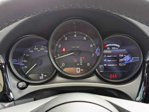 Certified 2025 Porsche Macan image 16