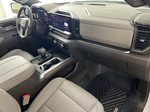 Used 2023 GMC Sierra 1500 SLT image 24