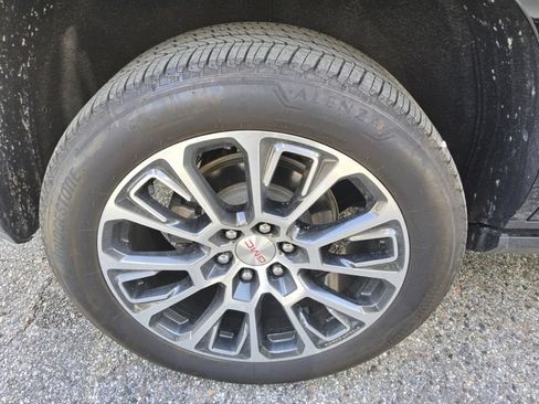 Used 2025 GMC Yukon Denali w/ Denali Reserve Package RWD image 2